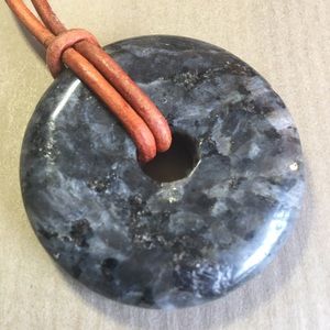 20” Beautiful Labradorite Leather Choker Necklace